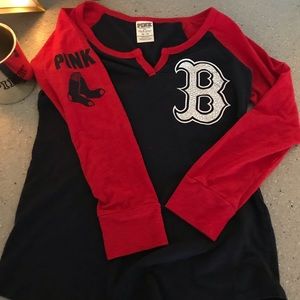 🇺🇸 MAKE AN OFFER‼️VS PINK Red Sox Long sleeve ⚾️